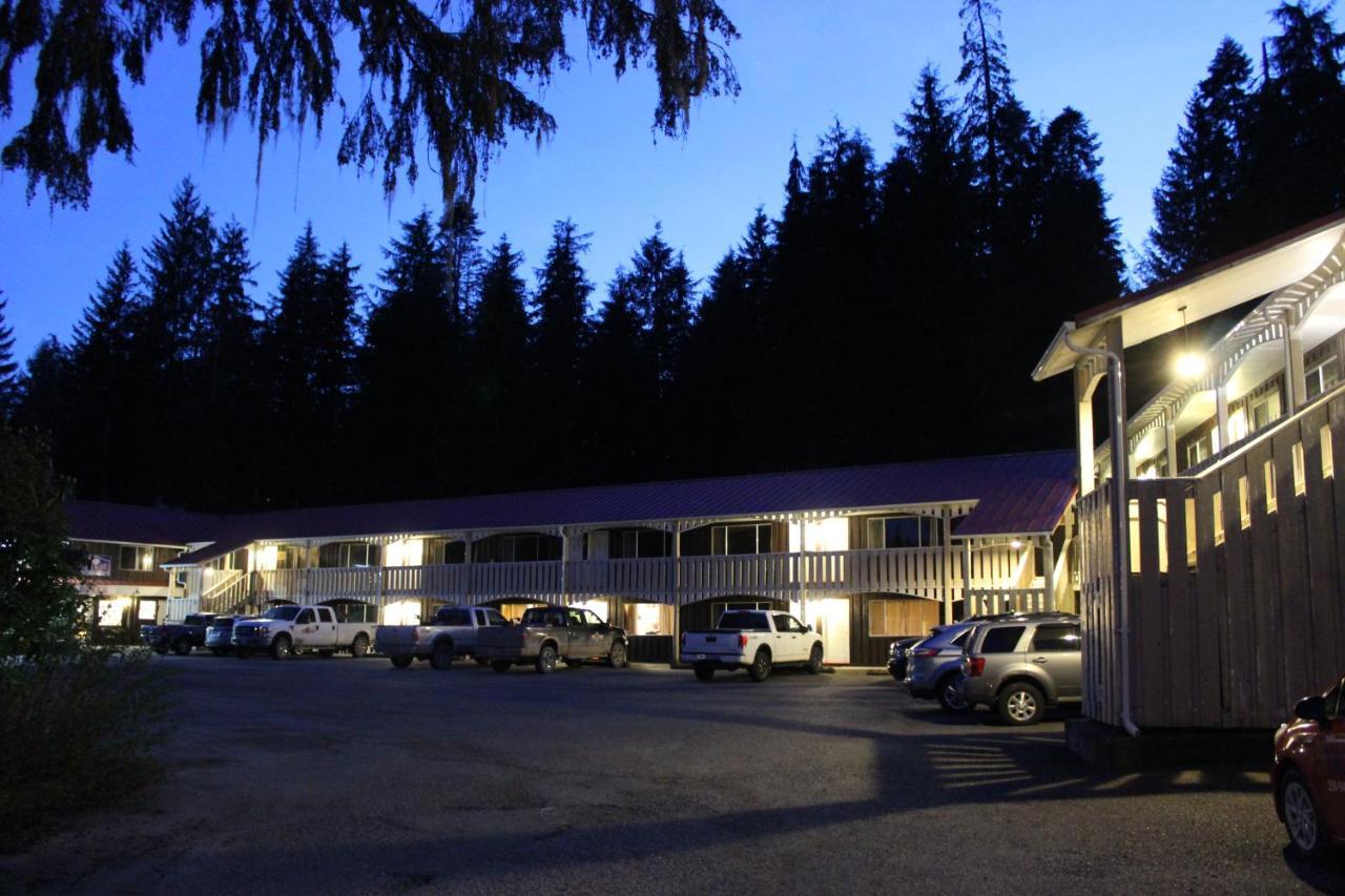 Pioneer Inn By The River Port Hardy Exteriör bild