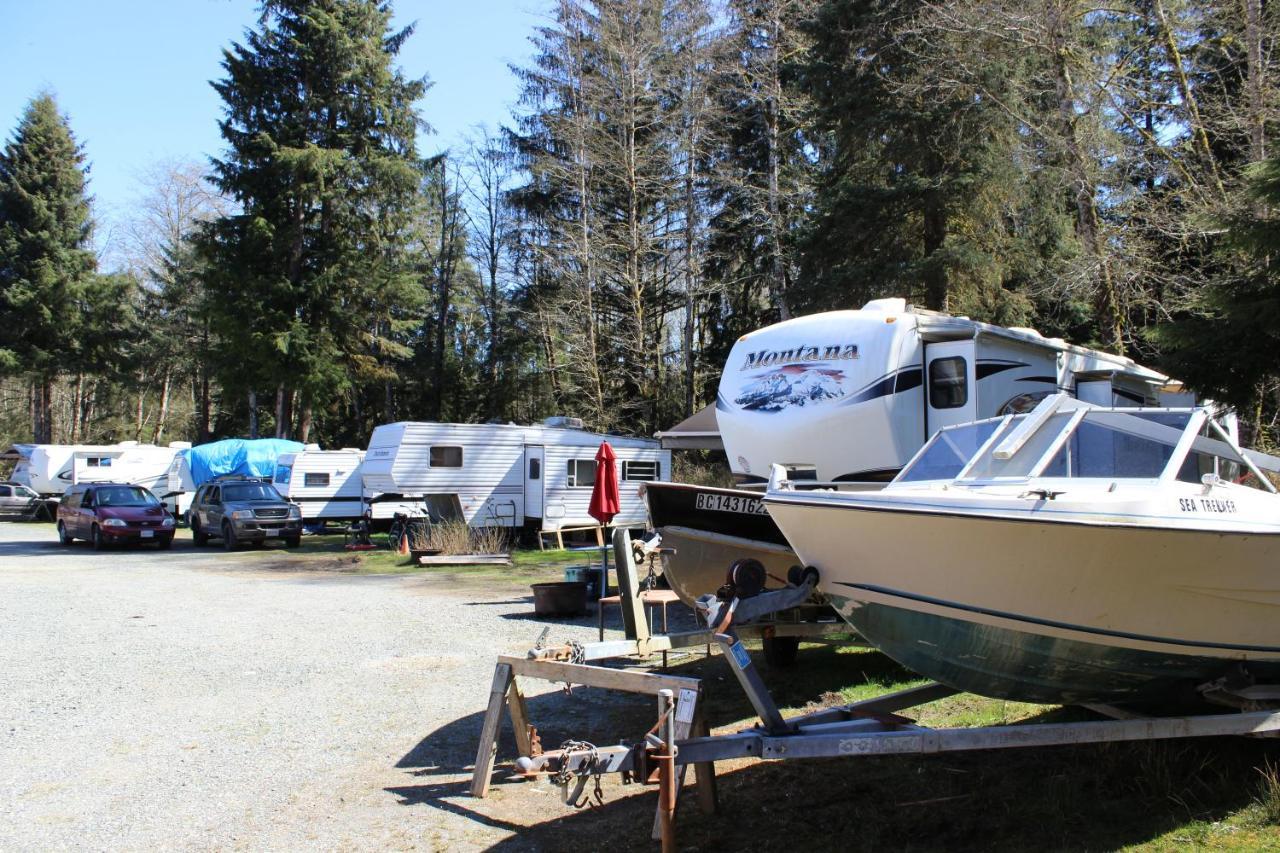 Pioneer Inn By The River Port Hardy Exteriör bild
