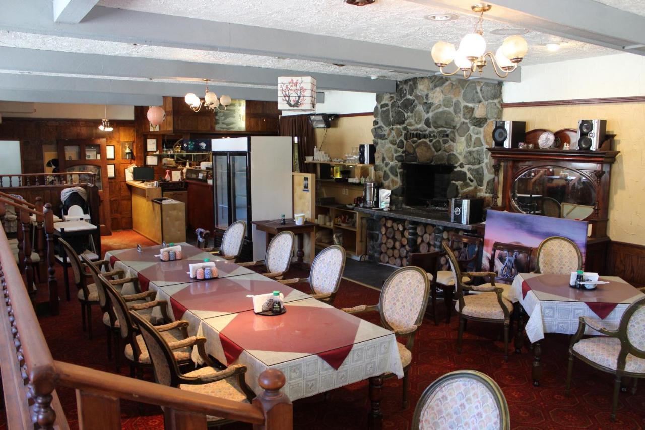 Pioneer Inn By The River Port Hardy Exteriör bild